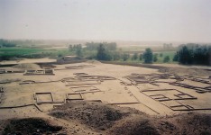 Vue sur la ville de Kerma depuis la deffufa occidentale